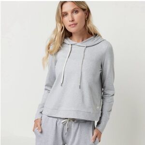 Vuori Women's Halo Essential Hoodie, Light Gray, Medium